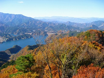 宮ヶ瀬湖、石老山