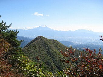 金ヶ岳から見る茅ヶ岳