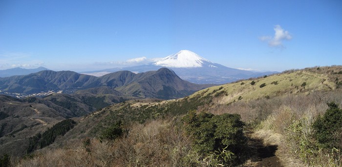 富士山を眺めつつ、金時山へ