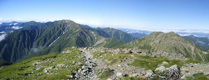 赤石岳と中岳・前岳方面