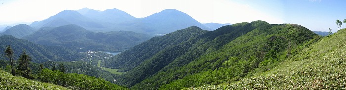 湯元温泉と前白根山