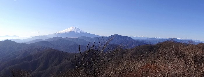 丹沢北西から見る富士山