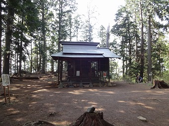 惣岳山　青渭神社
