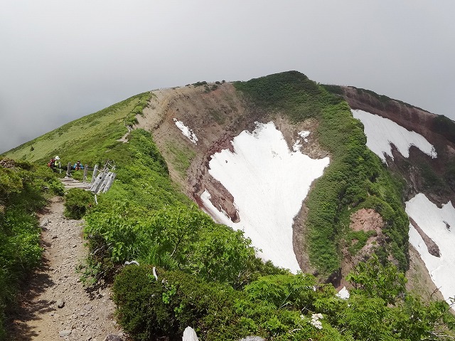 赤倉岳の断崖
