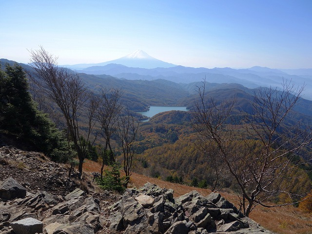 雷岩から眺める富士山