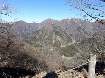 臼ヶ岳～蛭ヶ岳～不動ノ峰