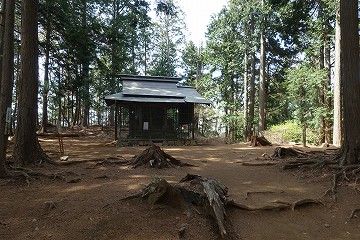 惣岳山青渭神社